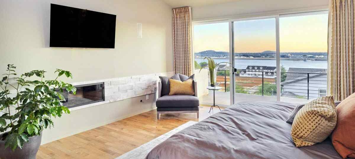 https://ilvillaggiodeipini.it/wp-content/uploads/2016/05/details-gallery-bedroom-3-1200x540.jpg