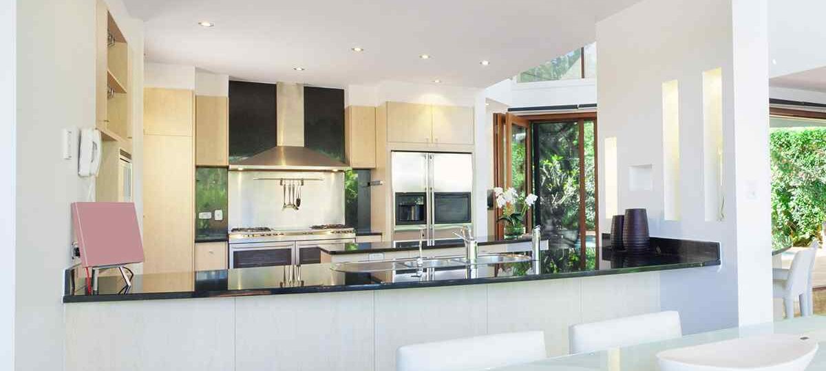 https://ilvillaggiodeipini.it/wp-content/uploads/2016/06/details-kitchen-2-1200x540.jpg